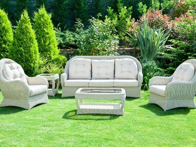 Najlepsze sofy ogrodowe, krzesła i inne meble, jakie można znaleźć